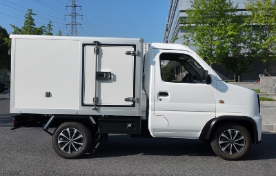 orca cargo box lado